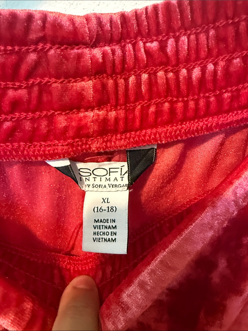 sofia vergara intimates pjs Crushed Velvet Two-Piece Pajama Set - Red - Picture 7 of 7
